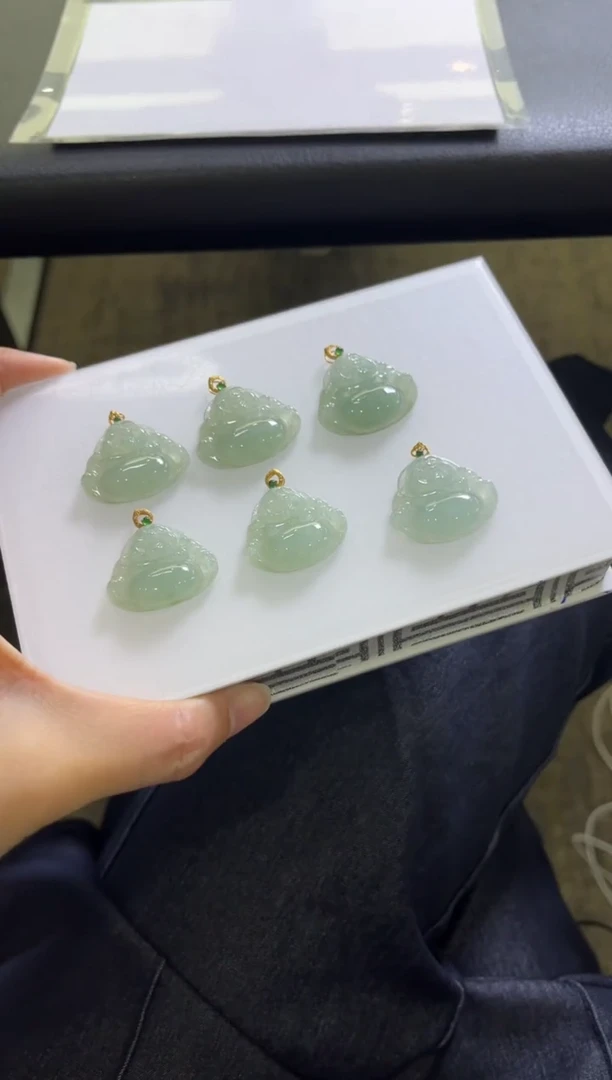 颈饰18K金镶嵌翡翠Z312 多样性发一件/