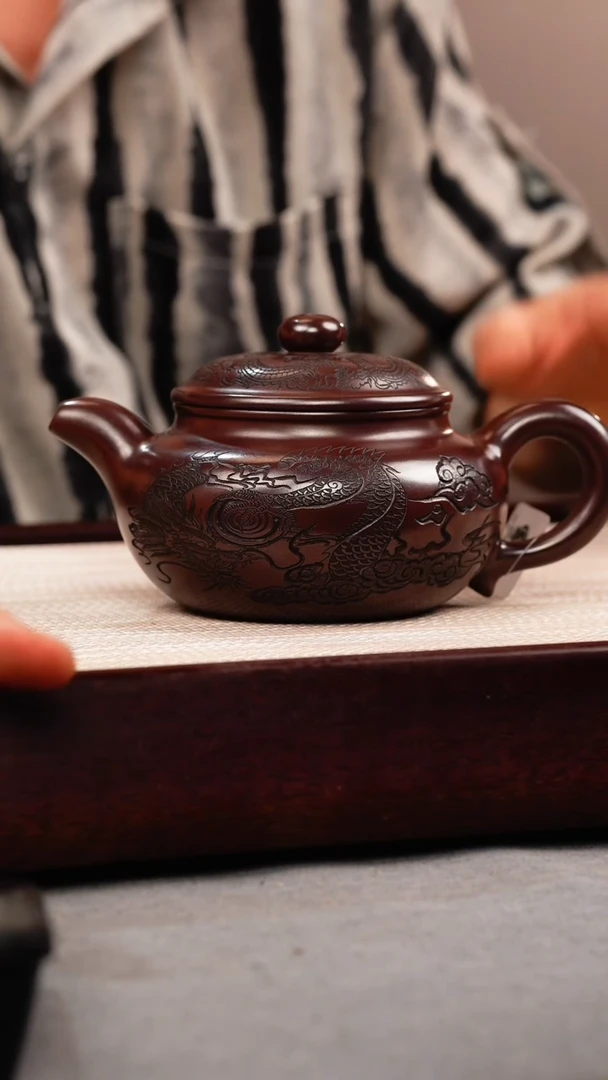 茶壶紫砂石红 仿古 刻龙