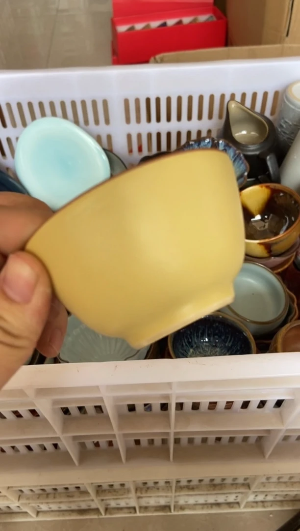 摄影的产品有使用过的痕迹有点脏介意勿拍