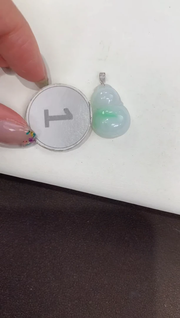 颈饰18K金镶嵌翡翠天然缅甸A货翡翠