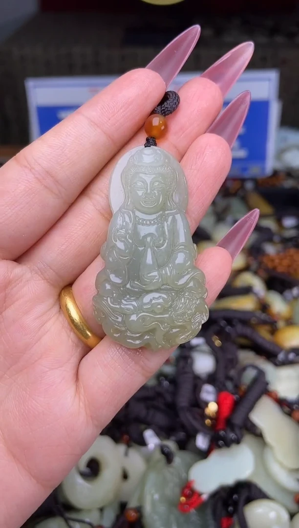 和田玉未镶嵌颈饰1