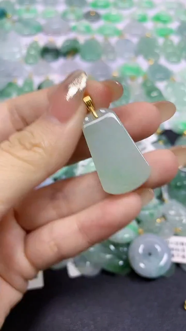 颈饰未镶嵌翡翠A货