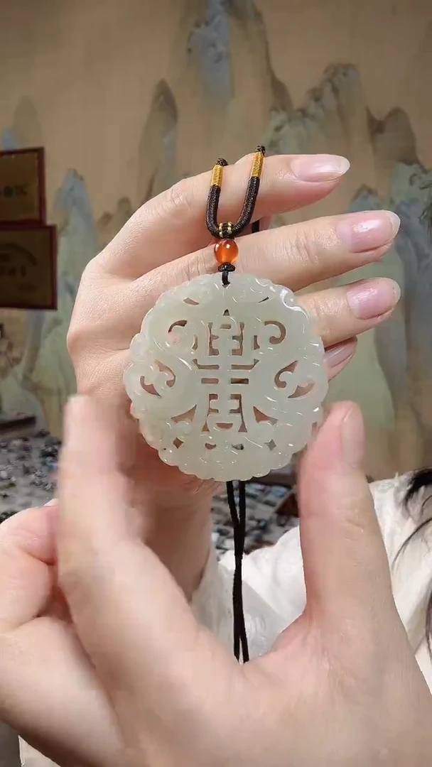 颈饰未镶嵌和田玉.