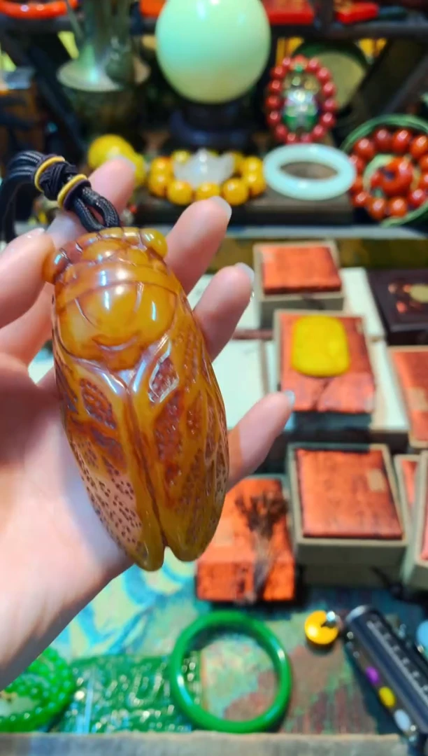 【闪购商品】蜜蜡裸石未镶嵌主播推荐。主播推荐