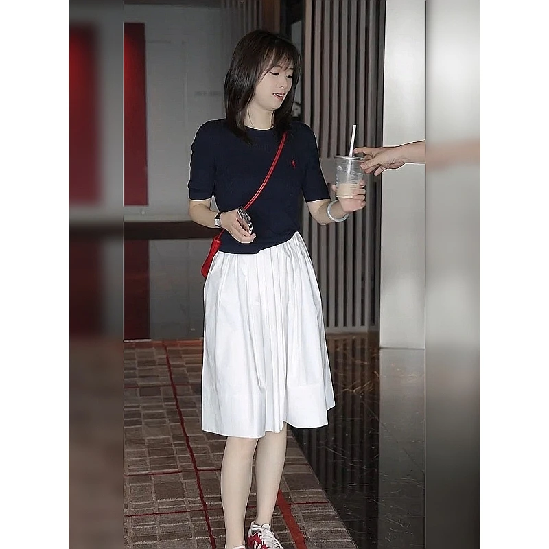 2025欧货爆款韩系独特绝美独特正肩显瘦上衣藏蓝色短袖t恤女夏季