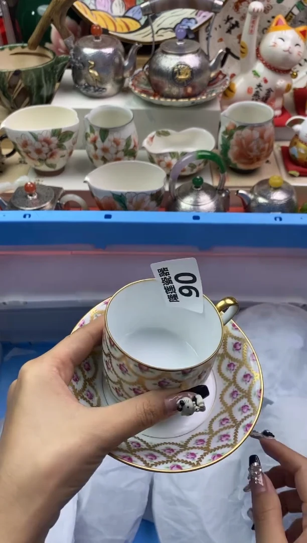 【闪购商品】瓷片隆莲瓷器欢迎大家