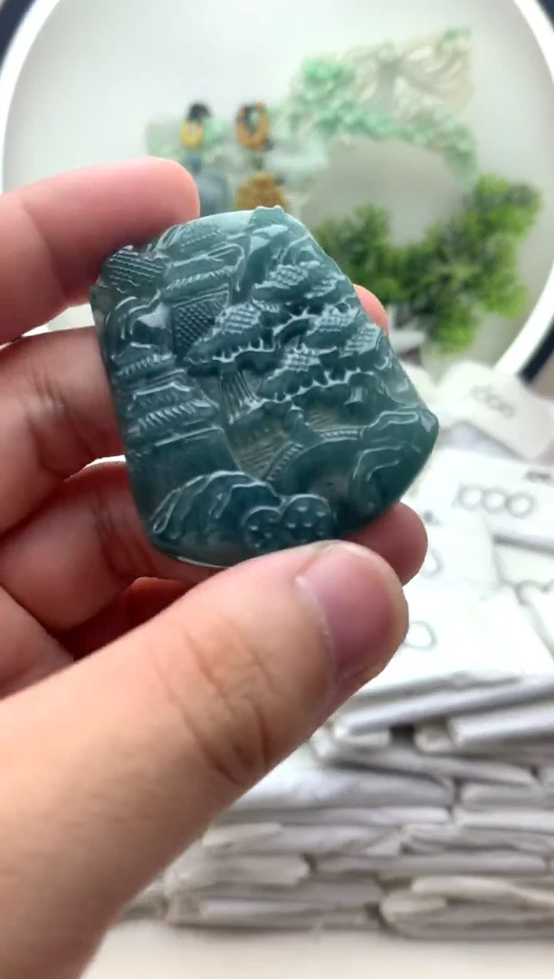 颈饰未镶嵌翡翠山水牌