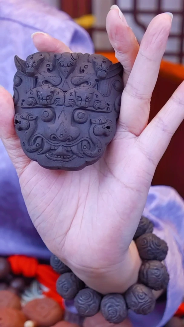 太仓 牛首瑕疵 福利手把件
