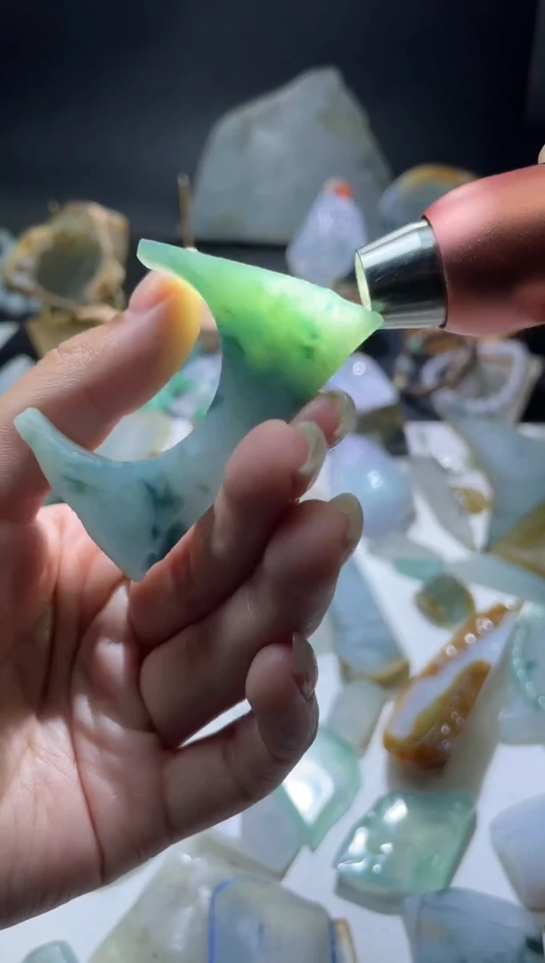 未镶嵌挂件翡翠料子