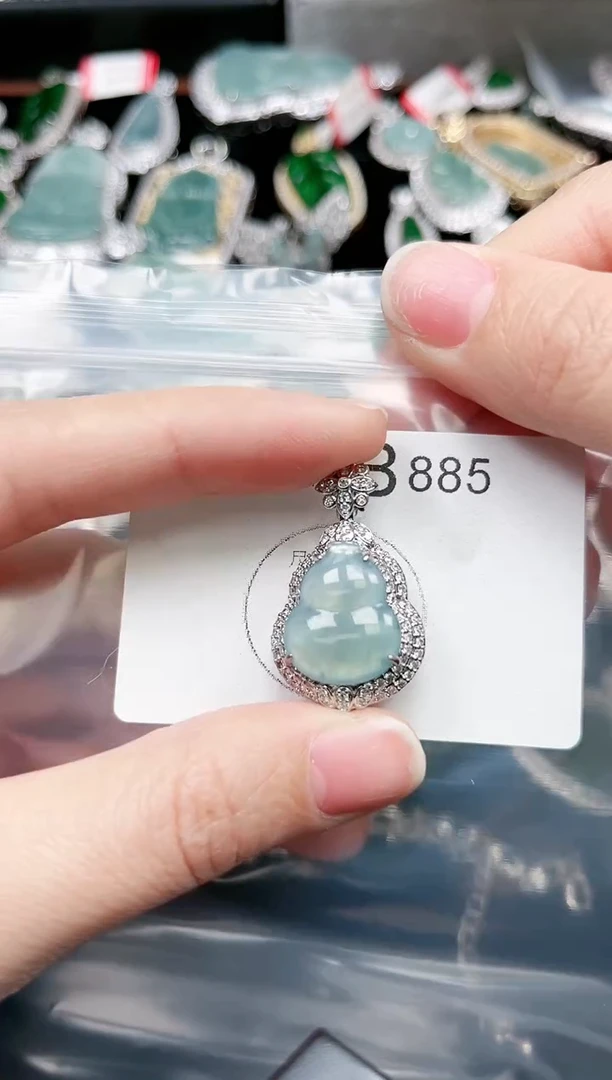 【闪购商品】翡翠颈饰未镶嵌885赠皮绳