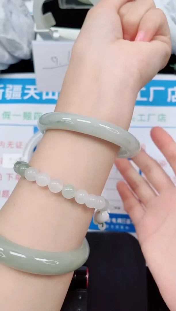 未镶嵌手镯石英质玉115-58/59