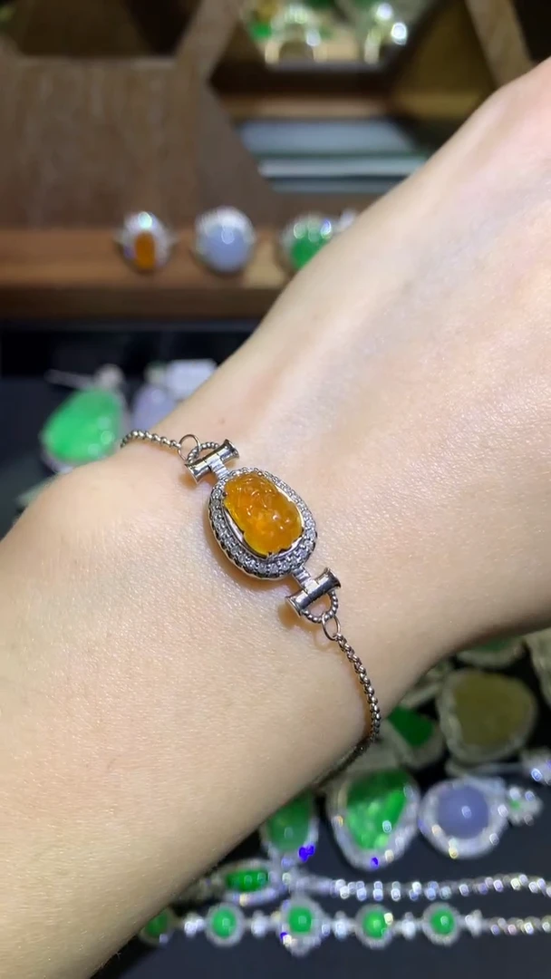 【闪购商品】翡翠吊坠(不含链)18K金镶嵌手链
