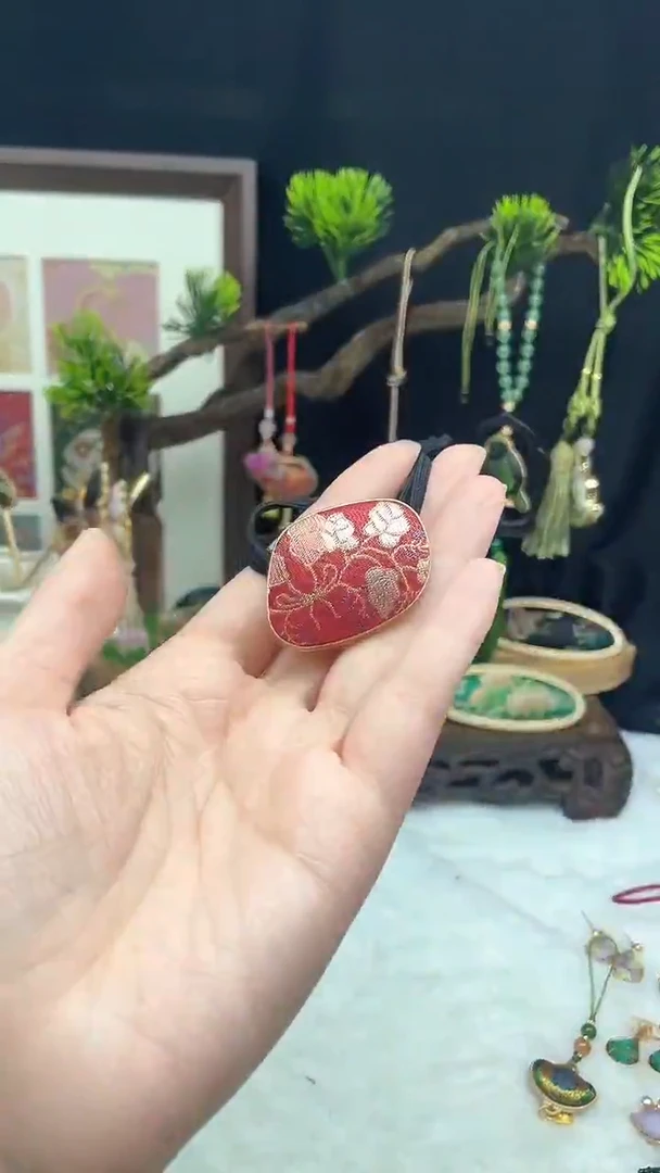 铁合金皮质非遗宋锦 匠心闪购