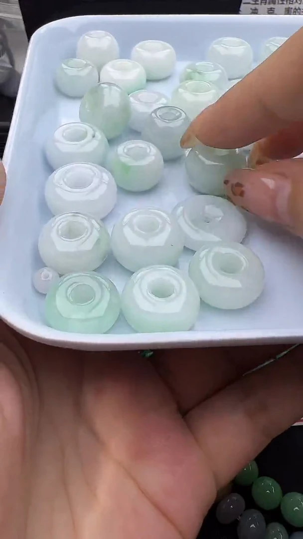 颈饰未镶嵌翡翠甜甜圈多样性发其一