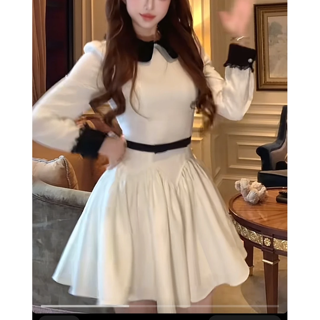 法式赫本复古娃娃领撞色拼接连衣裙女秋冬收腰显瘦气质小香风长裙