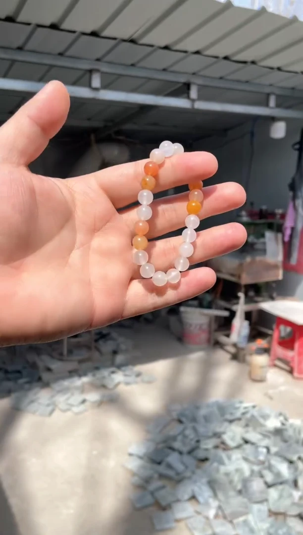 石英质玉手串未镶嵌金丝玉