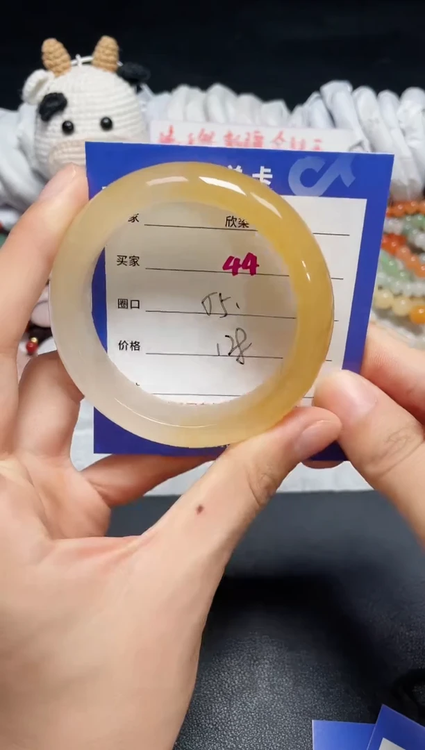 【闪购商品】石英质玉手镯未镶嵌44