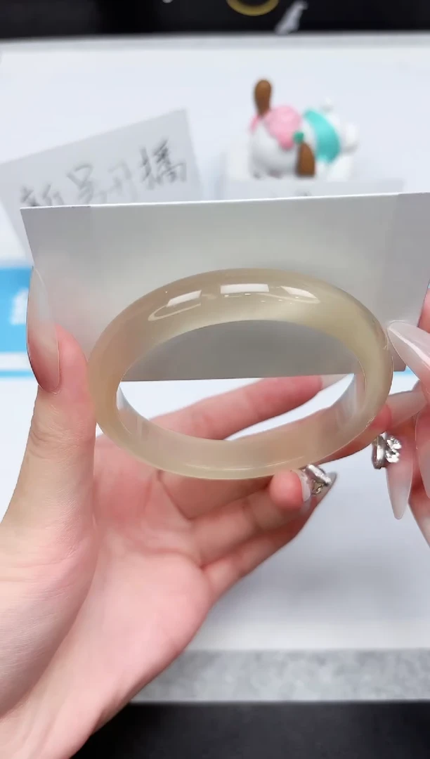 石英质玉手镯未镶嵌173-60