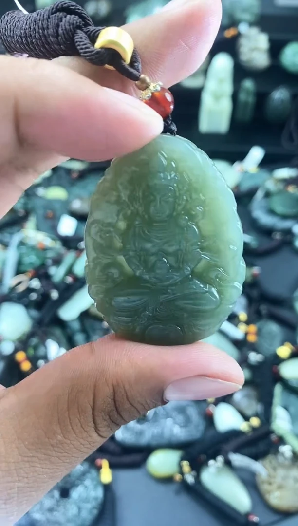 和田玉未镶嵌颈饰1
