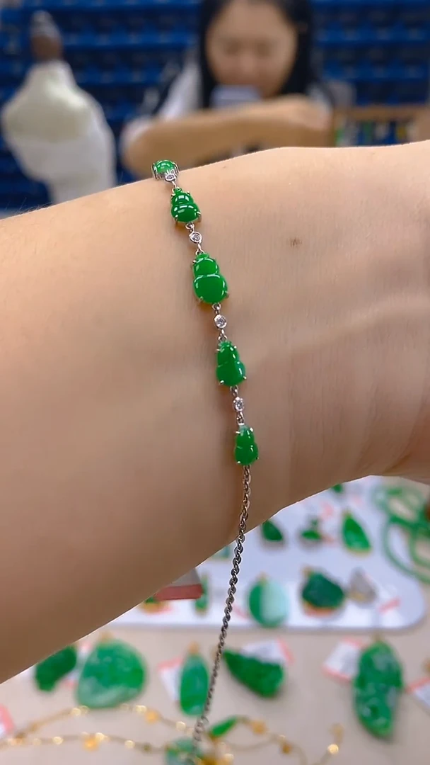 颈饰18K金镶嵌翡翠新号开播 全场乱卖