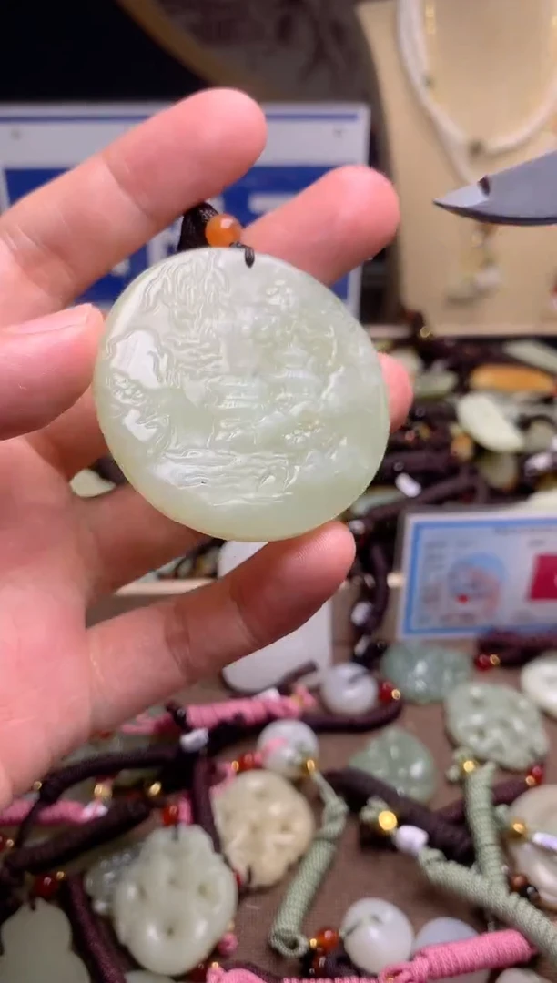 颈饰未镶嵌和田玉1