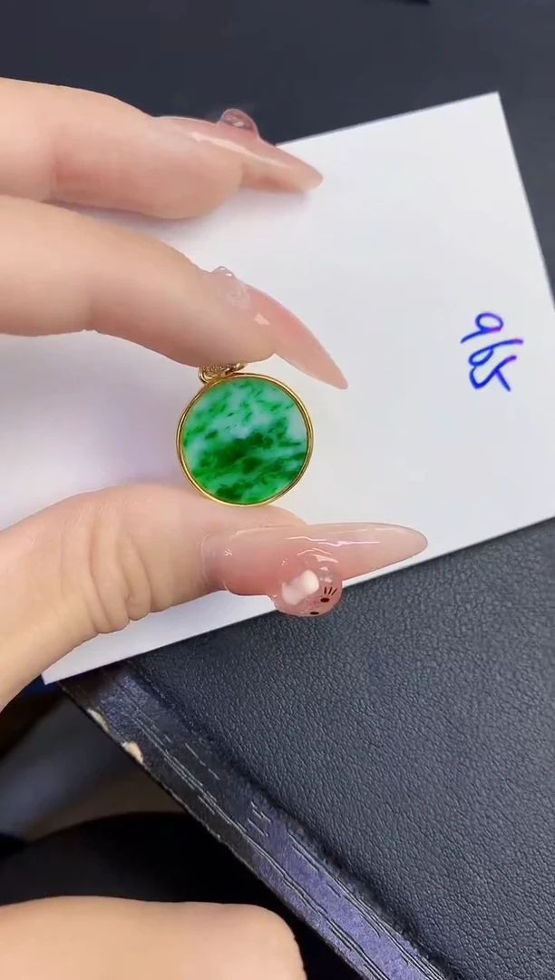 颈饰未镶嵌翡翠缅甸天然翡翠A货