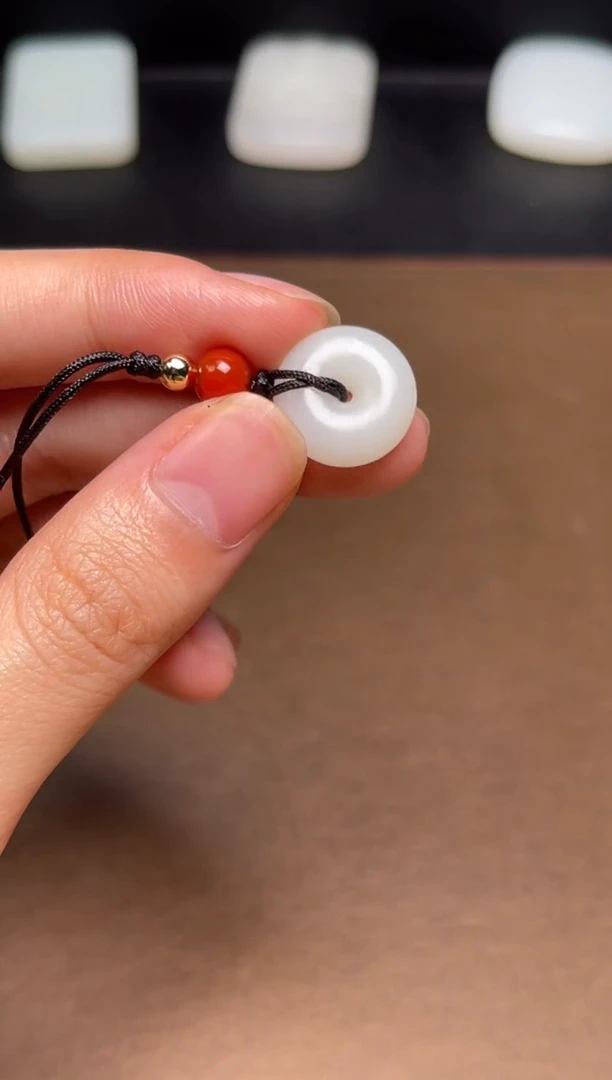 和田玉未镶嵌颈饰1 卡15mm