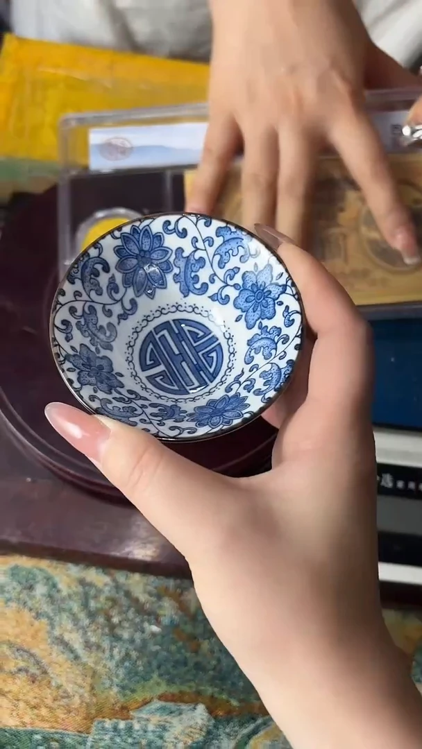 摆件缠枝莲陶瓷杯B831