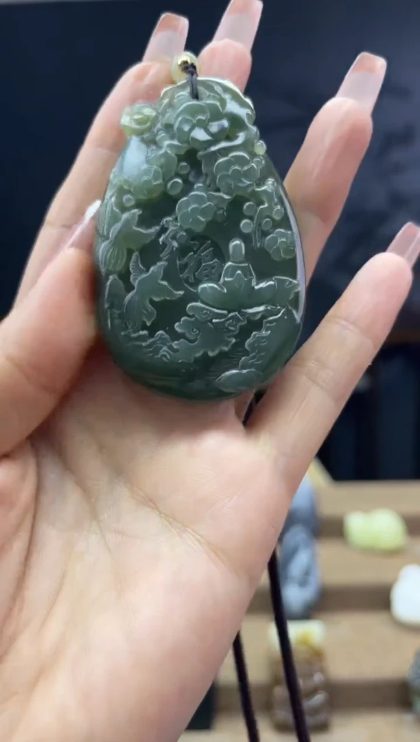 颈饰未镶嵌和田玉1