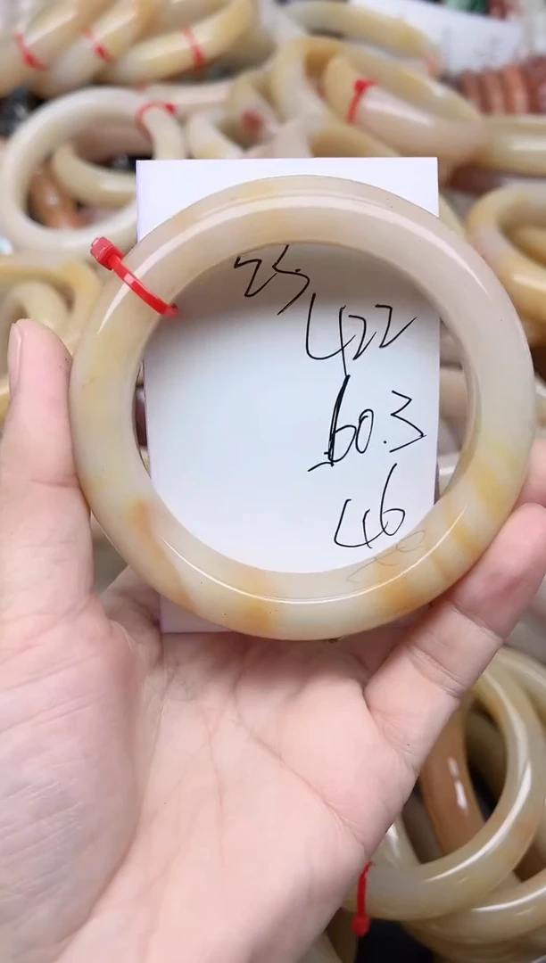 未镶嵌手镯石英质玉422