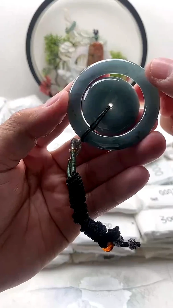 颈饰未镶嵌翡翠子母扣