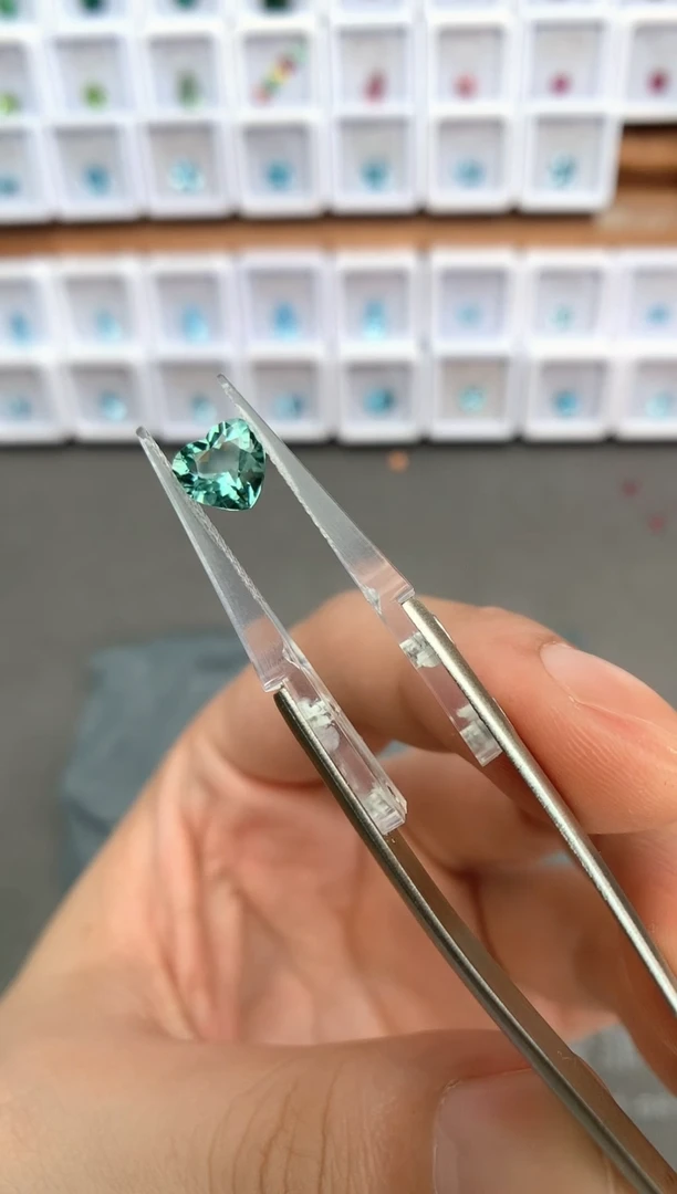 定制碧玺裸石未镶嵌1.5ct