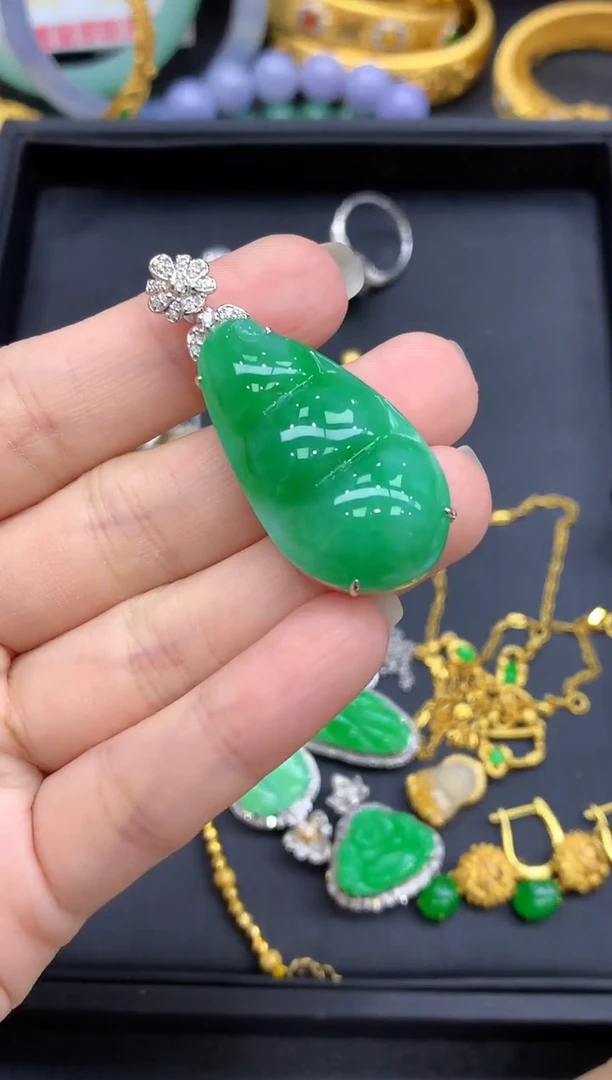 颈饰18K金镶嵌翡翠639-中国好珍宝