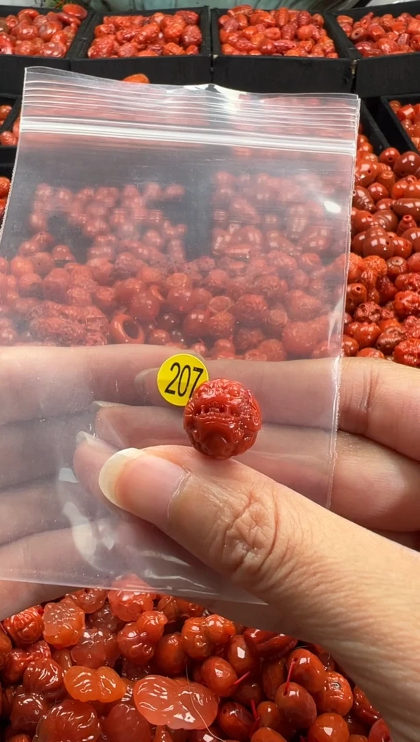 颈饰未镶嵌南红玛瑙1