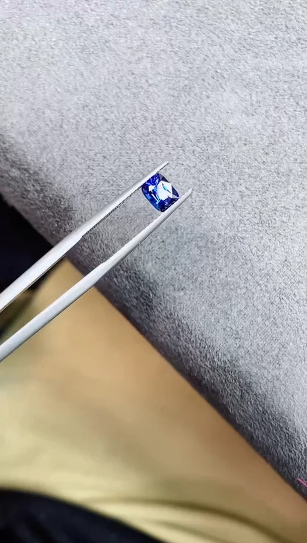 裸石蓝宝石1.04ct