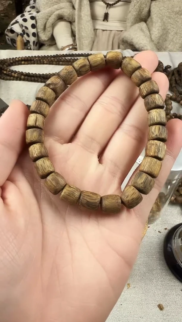 沉香手串奇楠随型桶珠发一条
