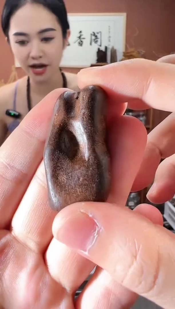 沉香吊坠10号文莱红油包头多样性发一