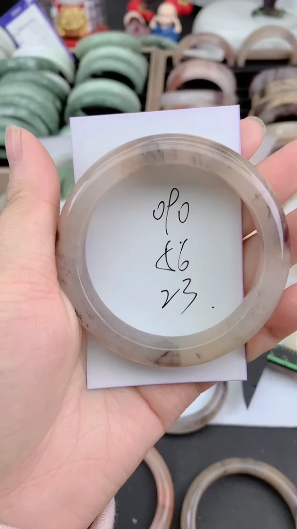 未镶嵌手镯石英质玉090