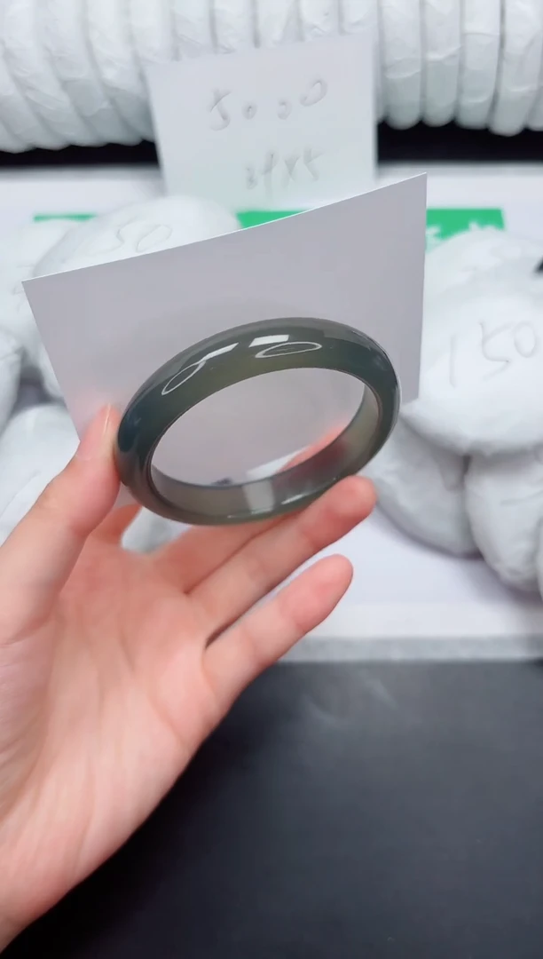 未镶嵌手镯石英质玉65-55.7库里蓝