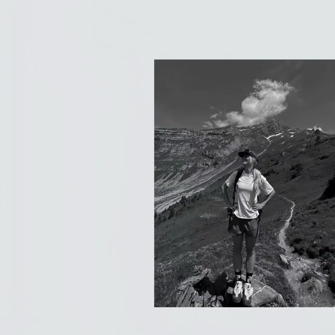 MIN SAN JIN男女情侣款防紫外线连帽山系轻薄外套QSW-83222SS