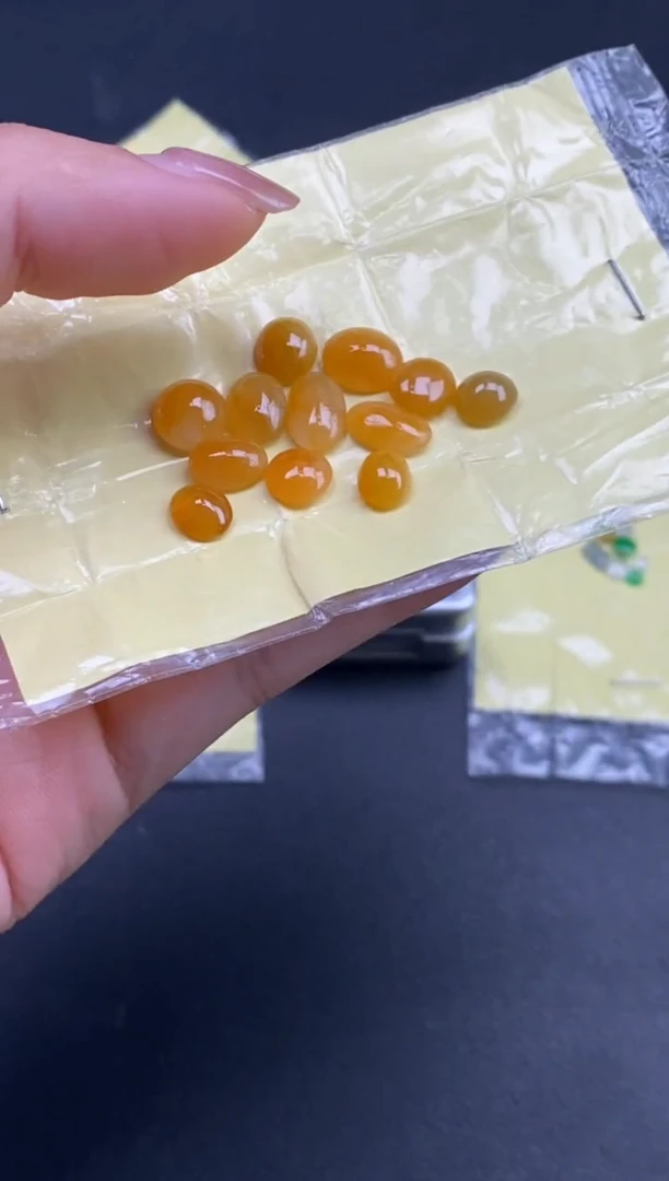 翡翠裸石天然翡翠裸石蛋面10