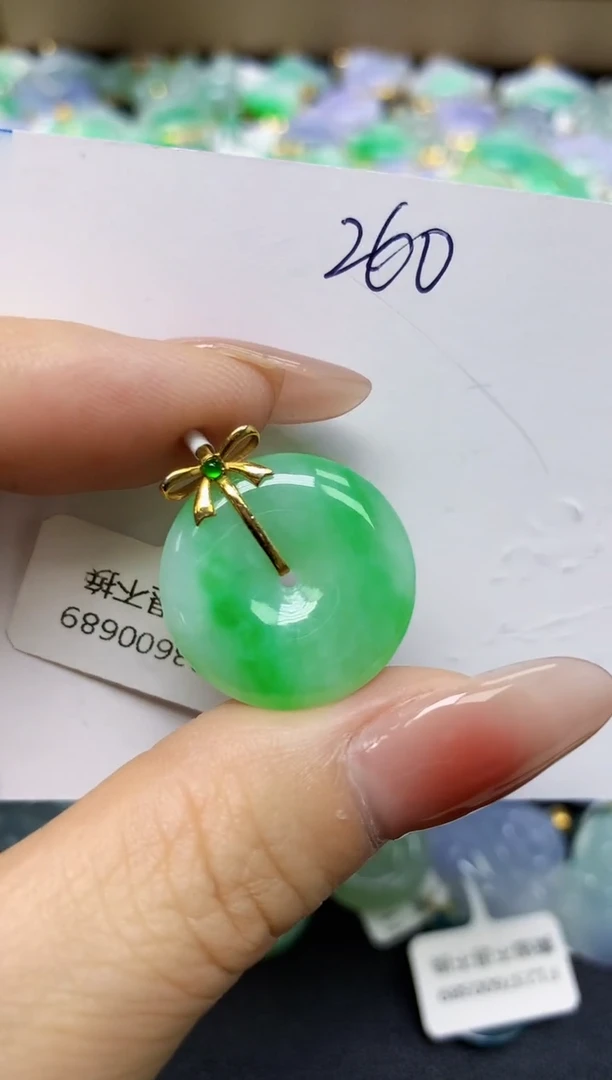 翡翠18K金镶嵌颈饰 天然缅甸翡翠A货