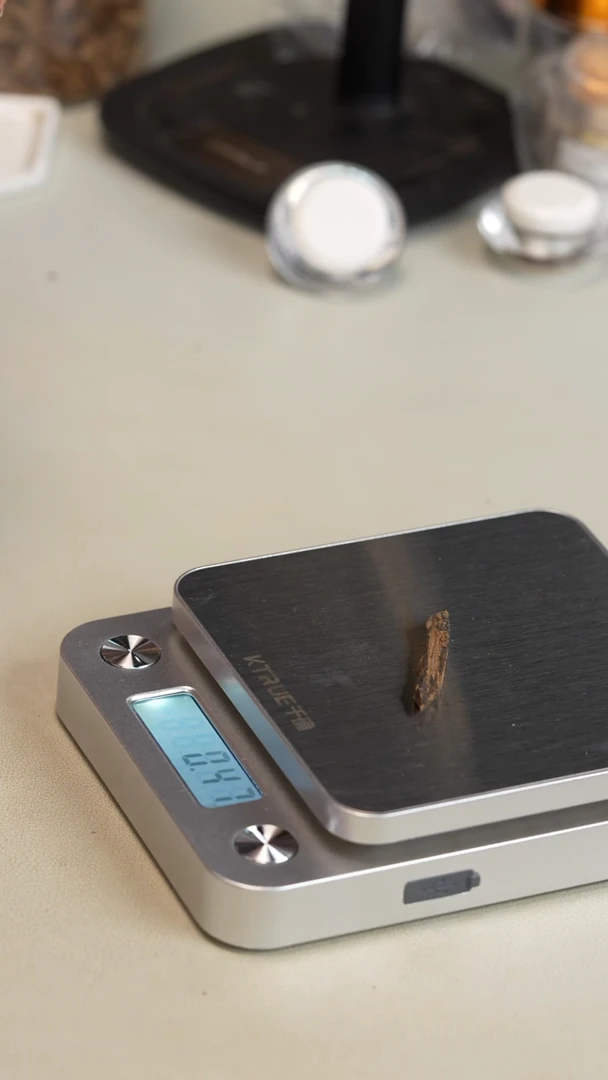 沉香沉香碎屑柬埔寨菩萨树心料0.4克