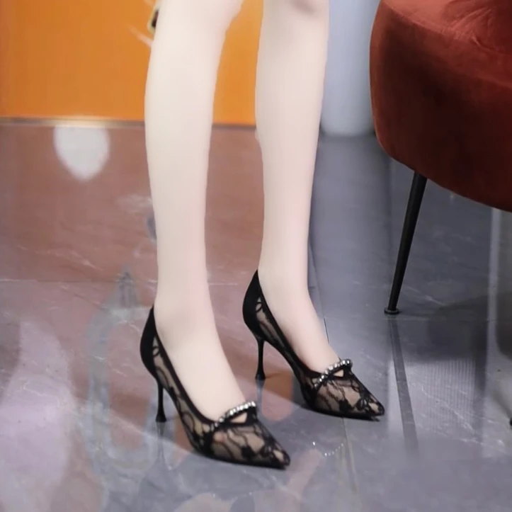 7cm气质女人味蕾丝高跟鞋2025春季新款尖头透气网纱水钻细跟单鞋