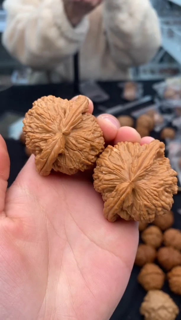 【闪购商品】文玩核桃把件白狮子44-t243