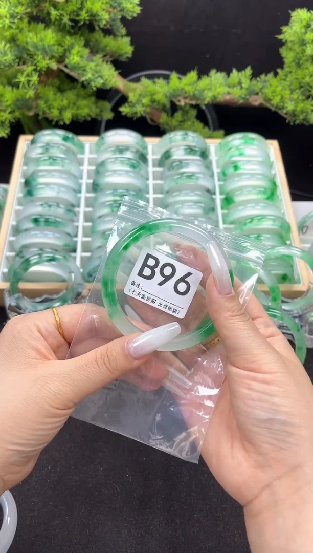 石英岩玉手镯未镶嵌B96