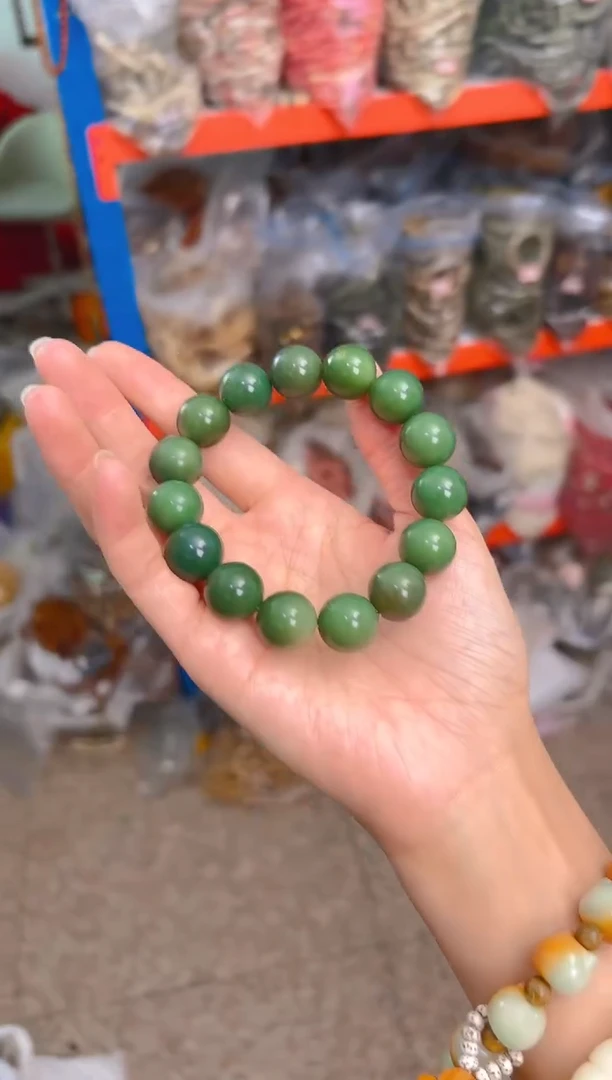 吊坠菩提根/象牙果帝王绿单圈手串