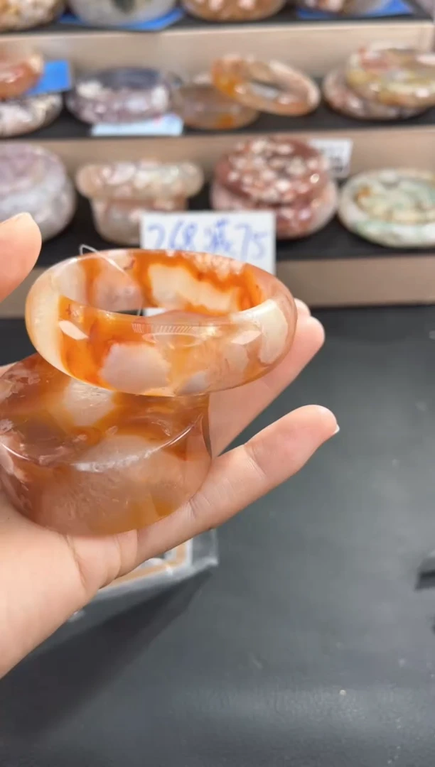 未镶嵌手镯石英质玉54