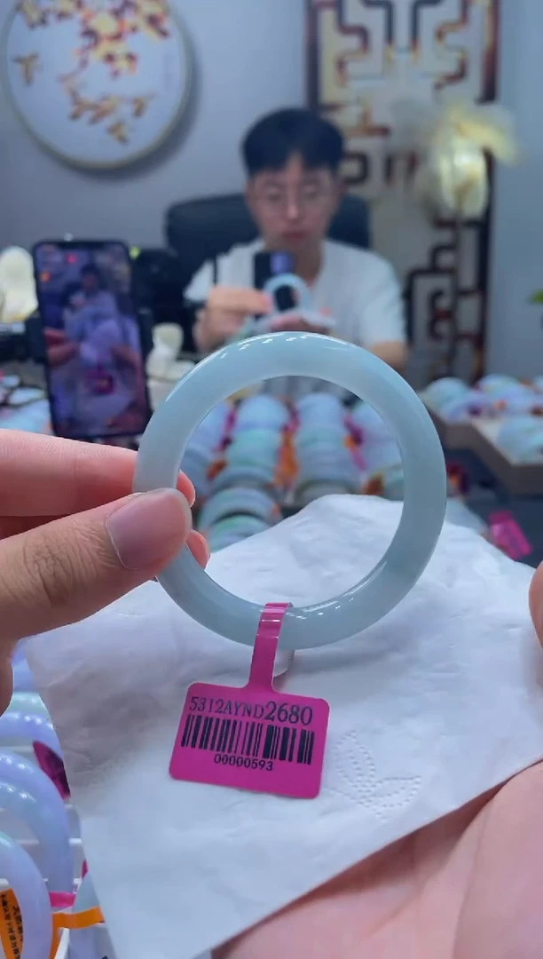 翡翠手镯未镶嵌207-53