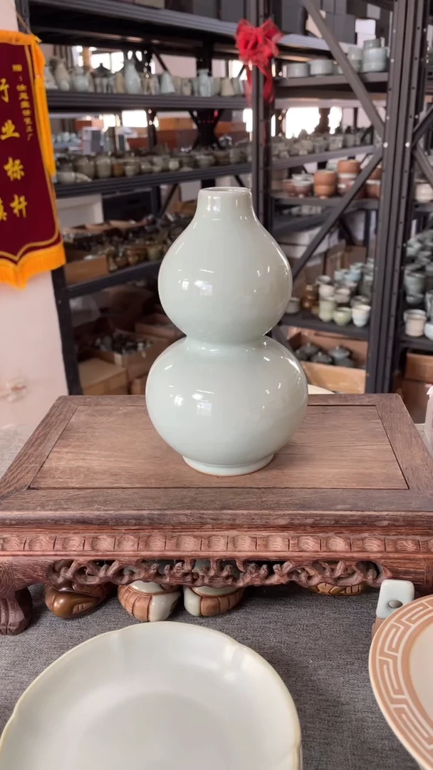 瓷片天青葫芦瓶